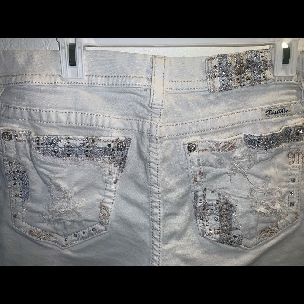 Miss Me mid-rise easy short